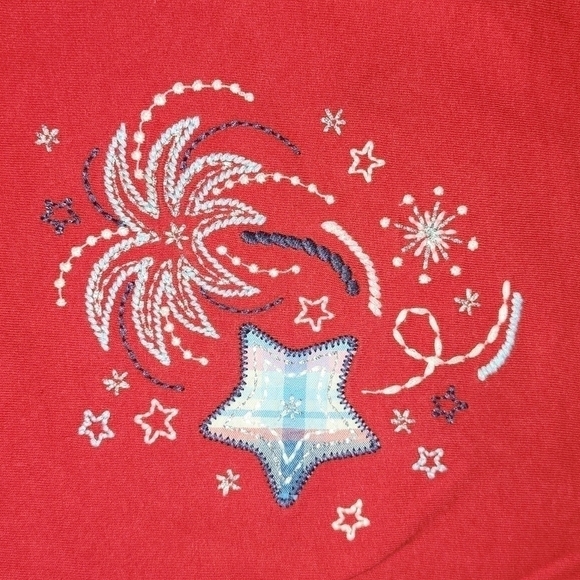 𝅺oshkosh BGOSH Red Short Sleeve Tee with Fireworks and Stars - Picture 2 of 4